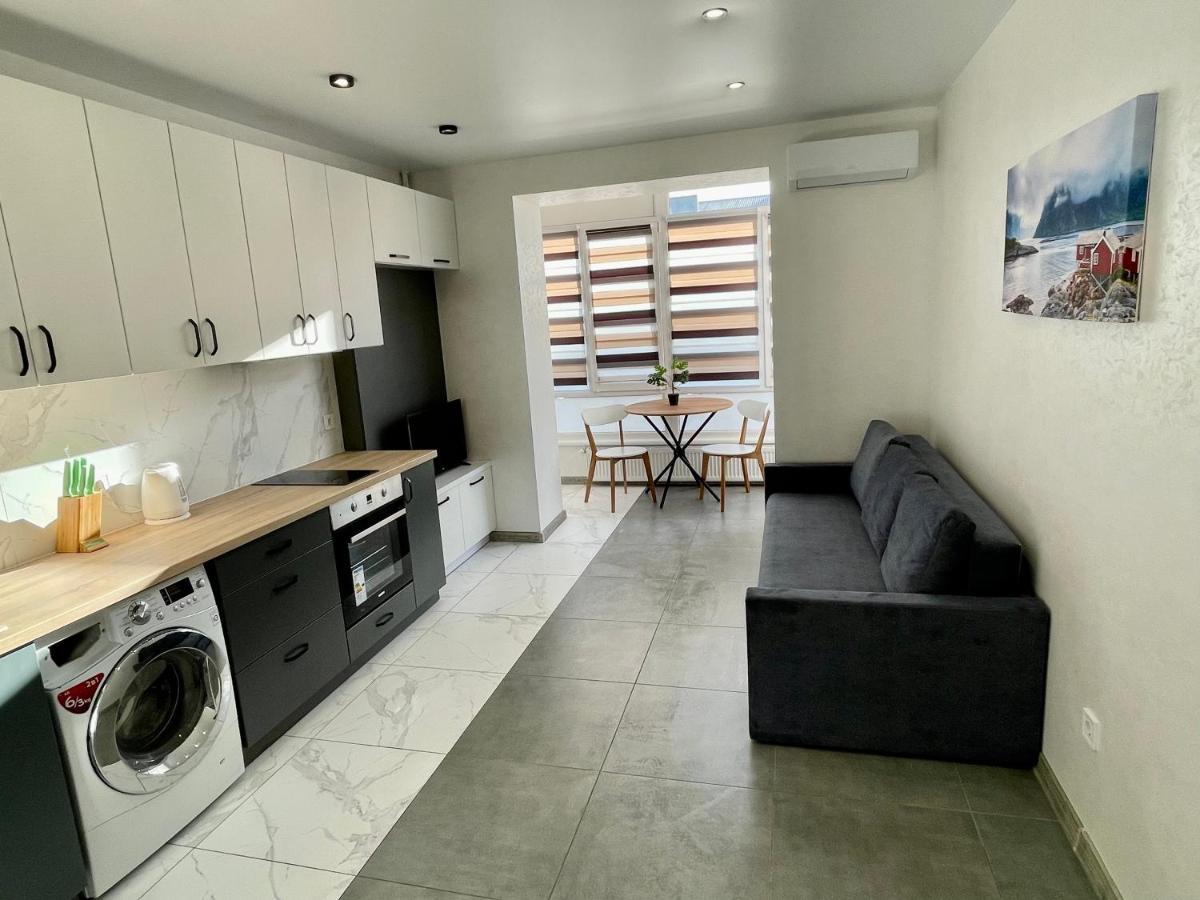 Apartment Premium In Center Ivano Frankivsk Bagian luar foto