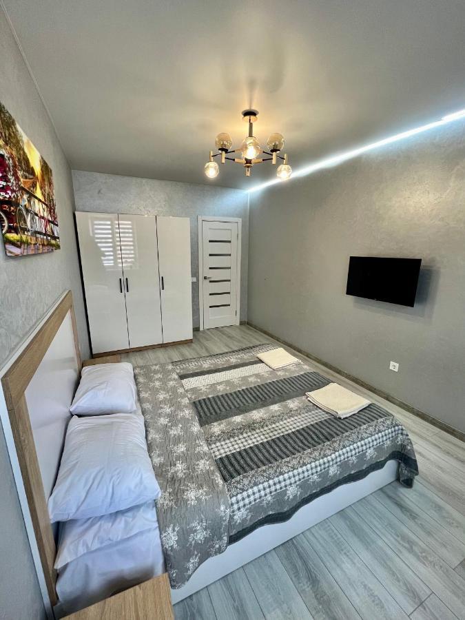 Apartment Premium In Center Ivano Frankivsk Bagian luar foto